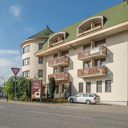 Apartman Artemis Bešeňová Exteriör bild