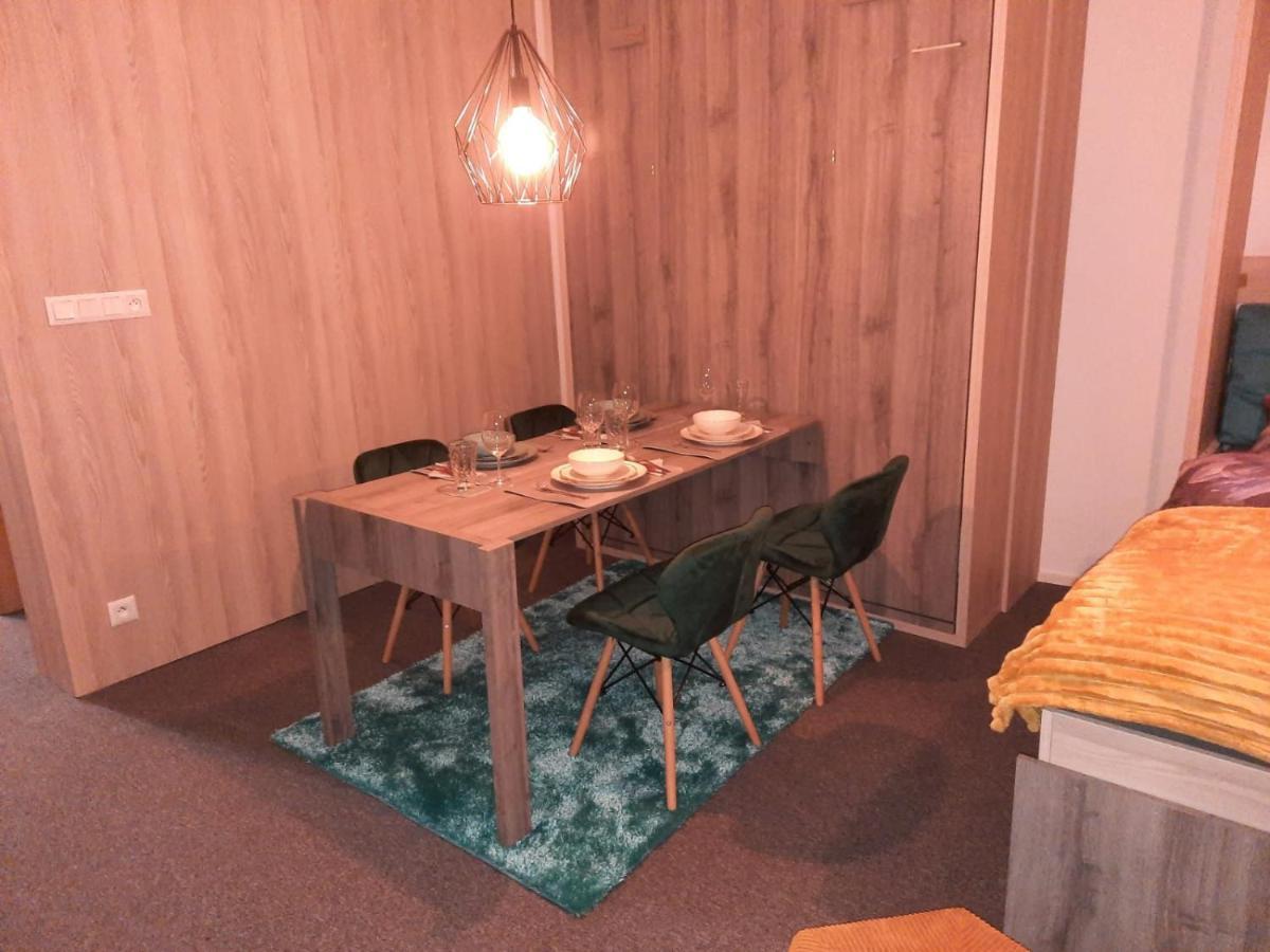 Apartman Artemis Bešeňová Exteriör bild